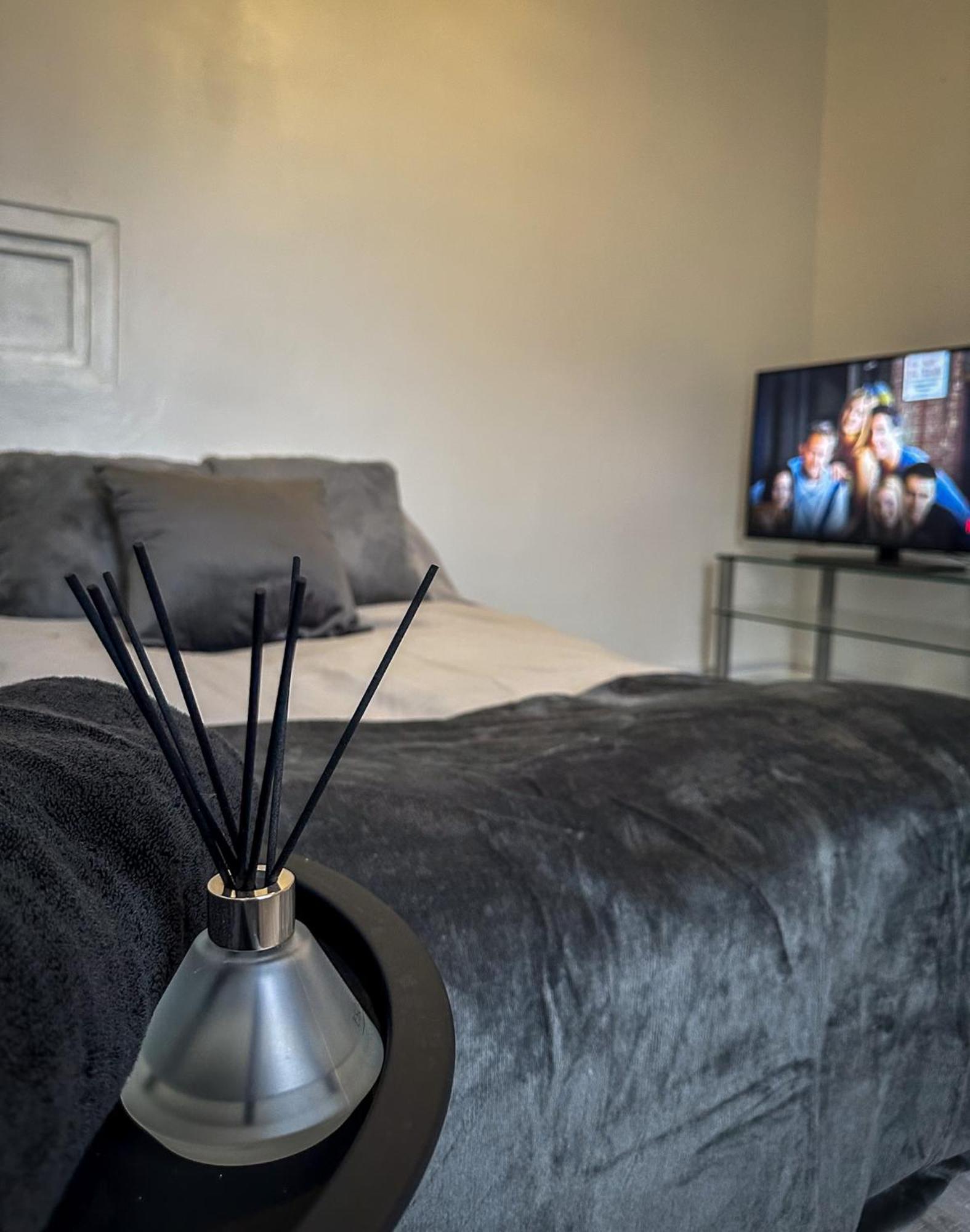 A Stylish Central Apartment In The Heart Of The City Бирмингем Экстерьер фото